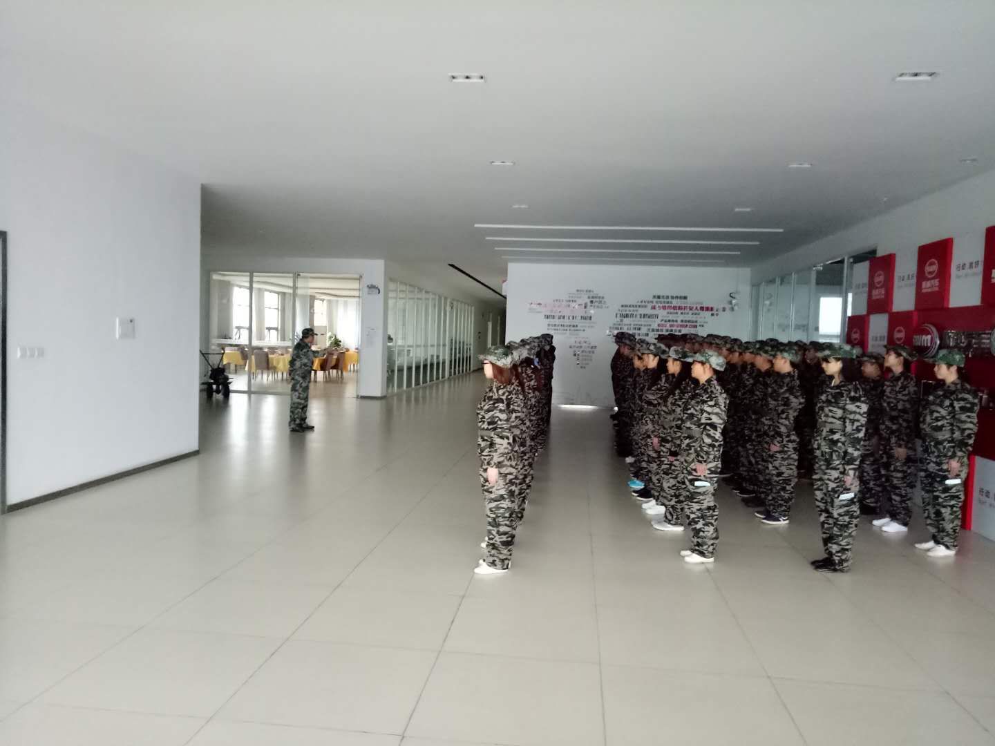 跨过军训门，学做鑫源人——汽车公司开启全新入职培训模式